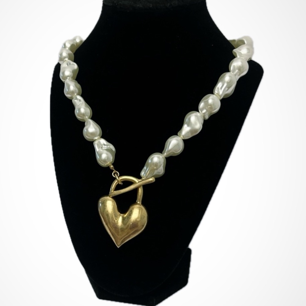 VIRAL SOLD OUT Gold Heart Toggle Pearl Necklace - Women's Fashion Necklace